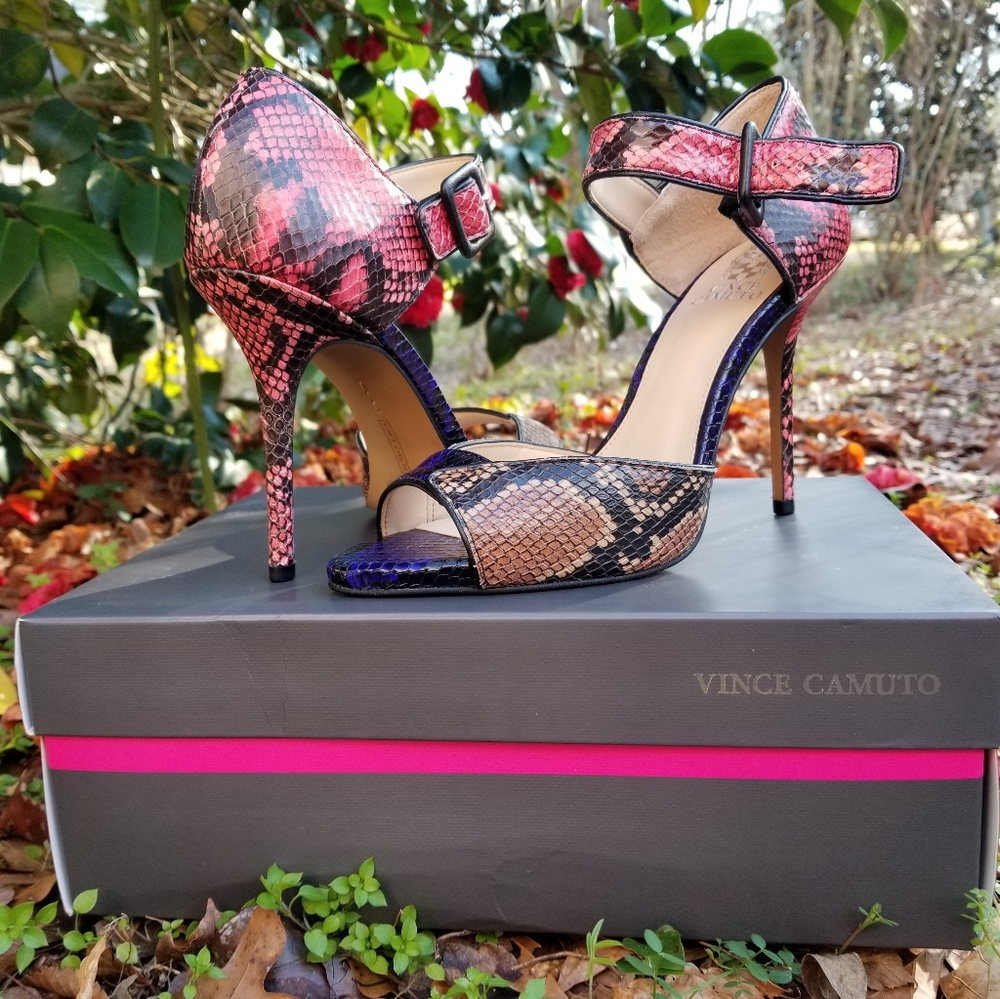 Vince Camuto "Sessen" Shoes